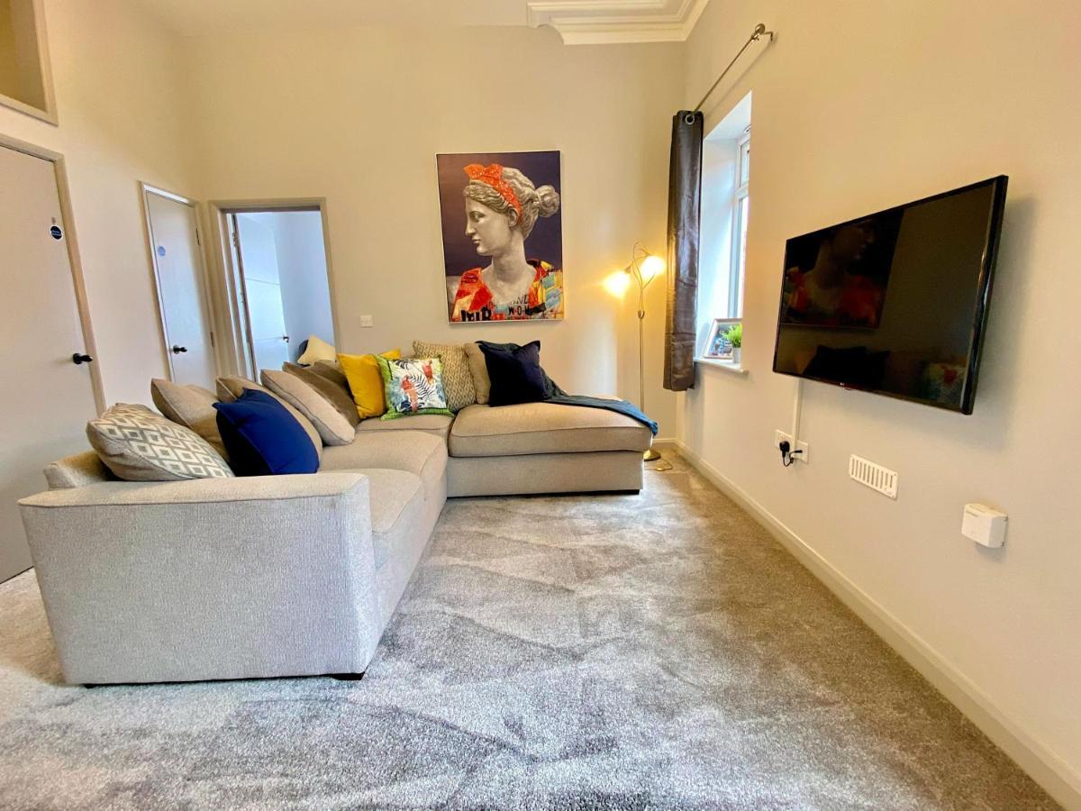 Beautiful Apartment - 5 Minute Walk To The Best Beach! - Great Location - Parking - Fast Wifi - Smart Tv - Newly Decorated - Sleeps Up To 4! Close To Bournemouth & Poole Town Centre Exterior foto