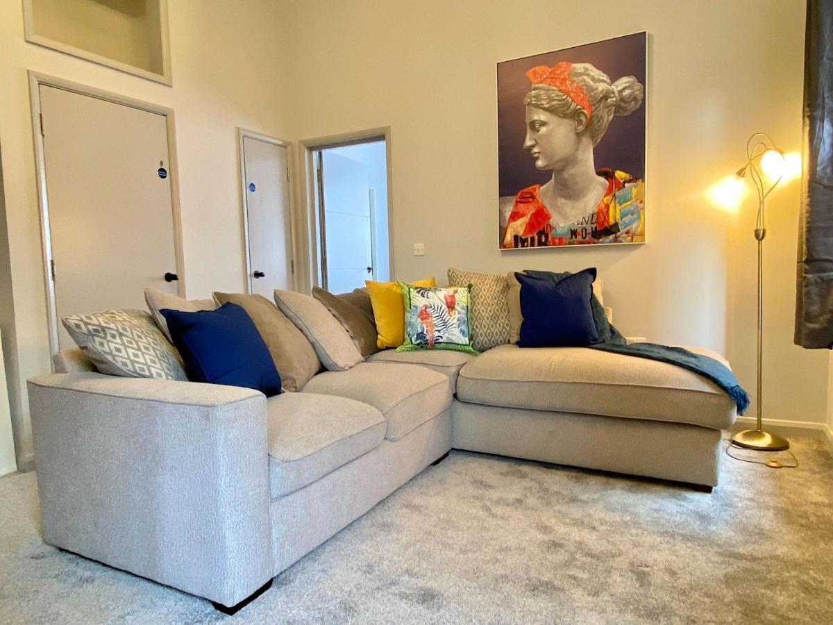 Beautiful Apartment - 5 Minute Walk To The Best Beach! - Great Location - Parking - Fast Wifi - Smart Tv - Newly Decorated - Sleeps Up To 4! Close To Bournemouth & Poole Town Centre Exterior foto