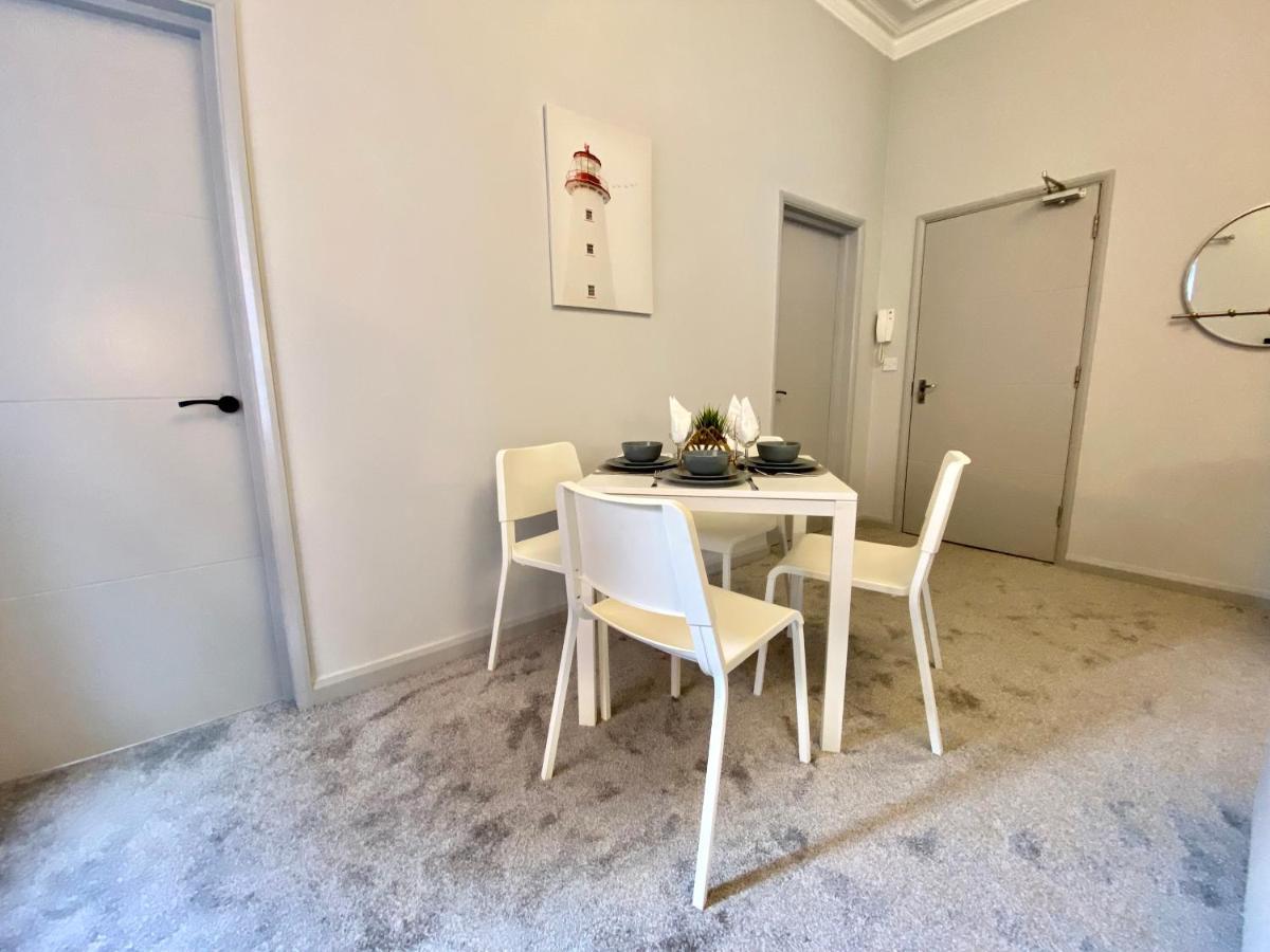 Beautiful Apartment - 5 Minute Walk To The Best Beach! - Great Location - Parking - Fast Wifi - Smart Tv - Newly Decorated - Sleeps Up To 4! Close To Bournemouth & Poole Town Centre Exterior foto