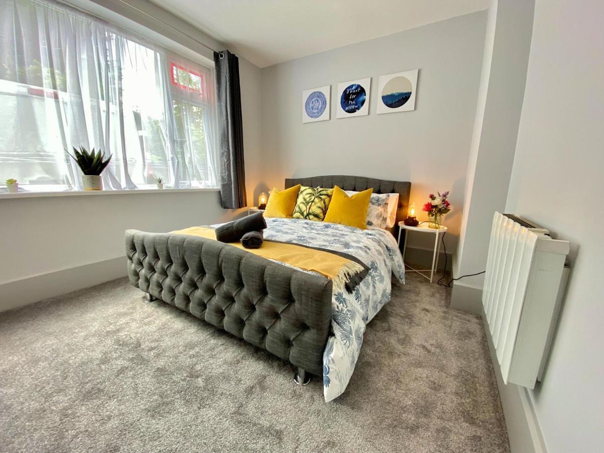 Beautiful Apartment - 5 Minute Walk To The Best Beach! - Great Location - Parking - Fast Wifi - Smart Tv - Newly Decorated - Sleeps Up To 4! Close To Bournemouth & Poole Town Centre Exterior foto